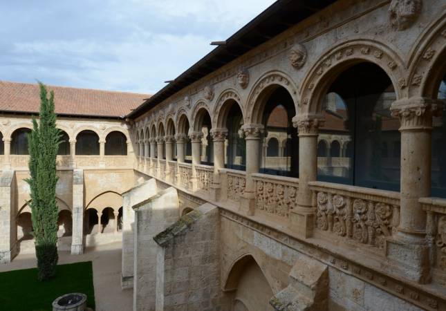 Espaciosas habitaciones en Castilla Termal Balneario Monasterio de Valbuena. Disfruta  nuestro Spa y Masaje en Valladolid